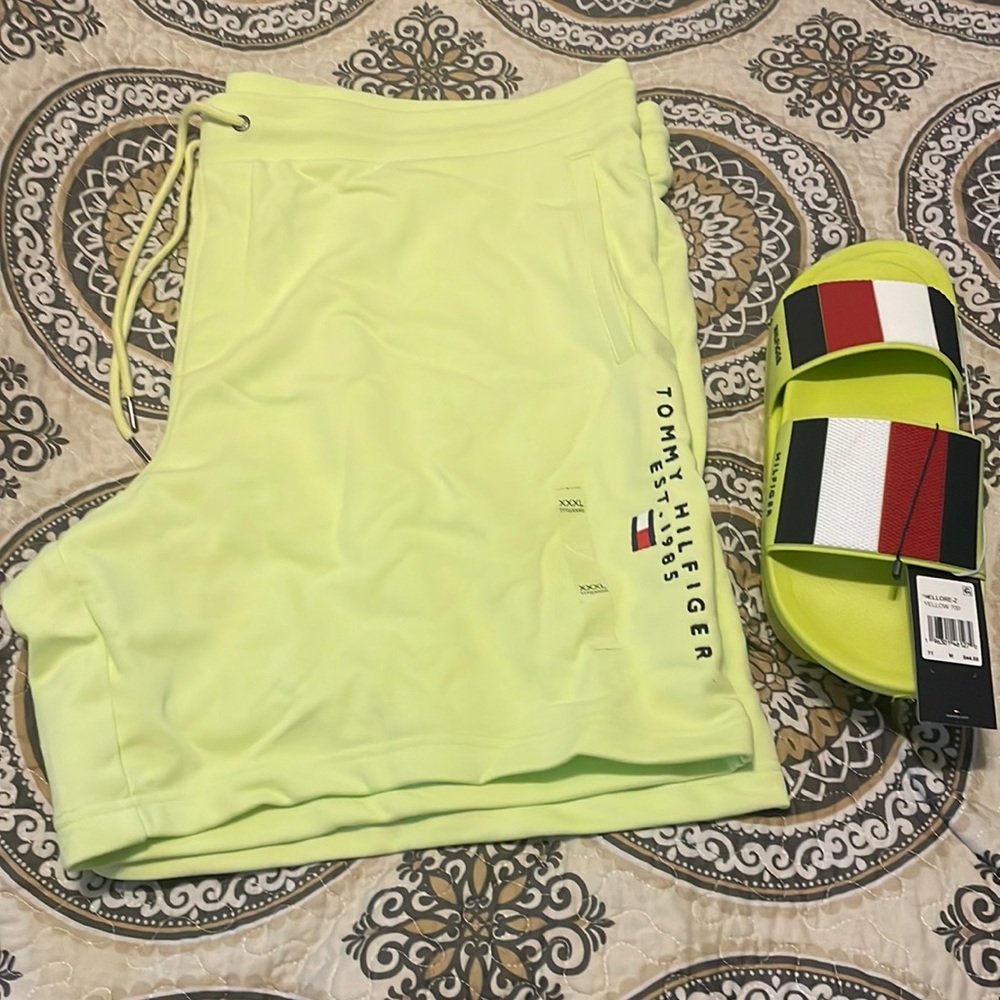 Tommy Hilfigure Shorts and slides